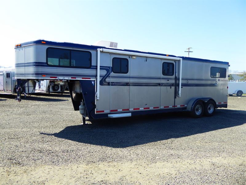2009 Hawk 2+1 Horse Trailer w/Front Tack Room