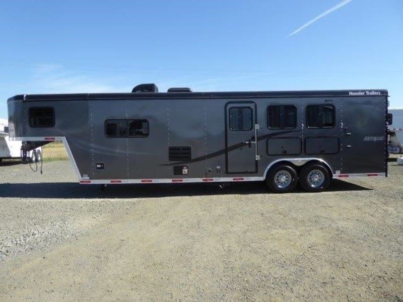 2017 Hoosier Horse Trailers Renegade XL 10' Short Wall