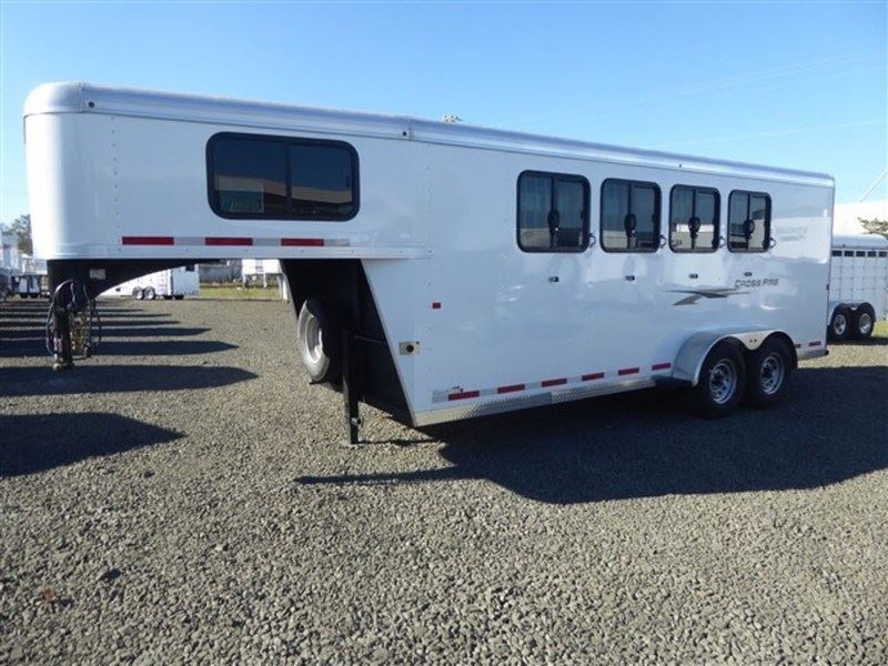 2017 Logan Coach Crossfire 4-Horse Gooseneck