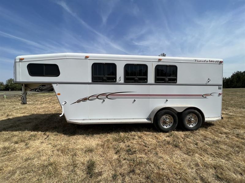 2003 Trails West® 3 Horse Gooseneck