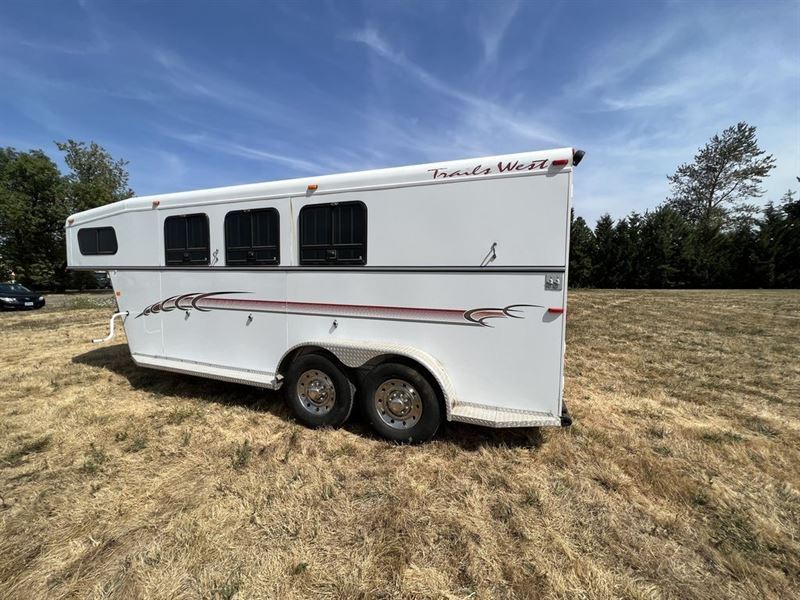 2003 Trails West® 3 Horse Gooseneck