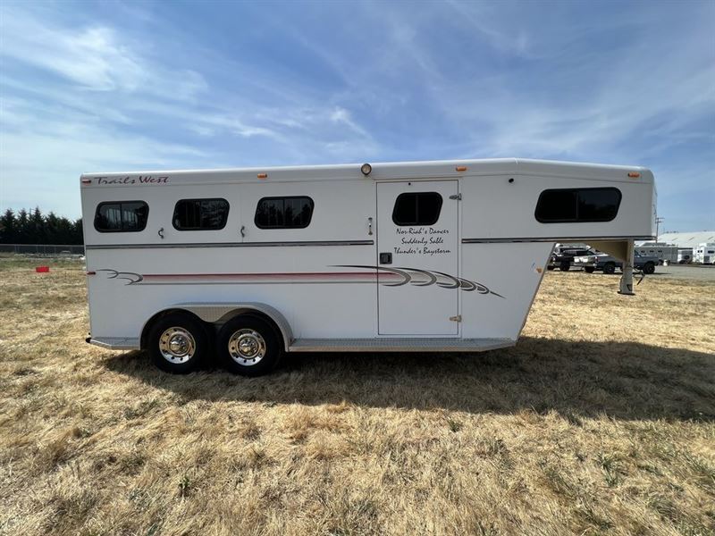 2003 Trails West® 3 Horse Gooseneck