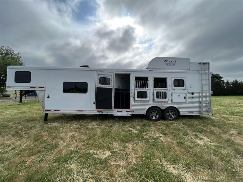 2020 Lakota Trailers Charger Livestock C8411RK