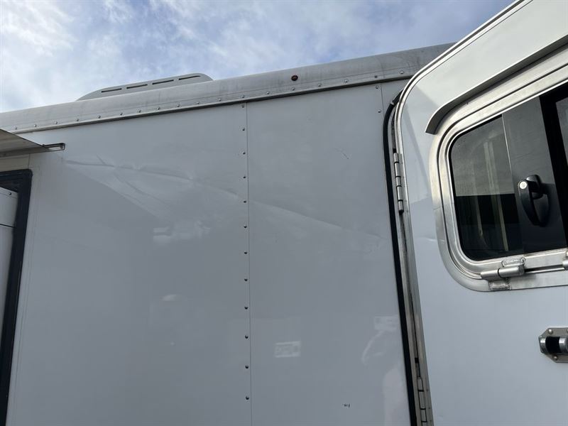 2016 Featherlite Trailers 8414 Living Quarters 4 Horse