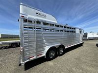 2024 Platinum Coach 6 horse stock combo w/dividers