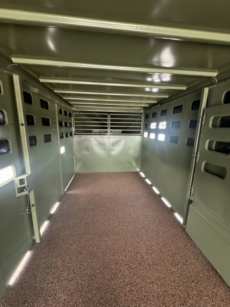 Trailer Photo 17
