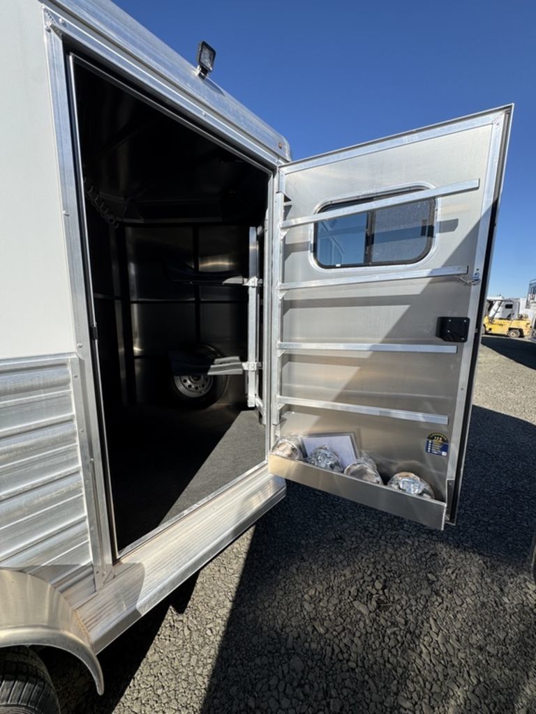 Trailer Photo 17