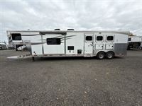 2018 3 horse Lakota Trailers Charger C8315SR 3H