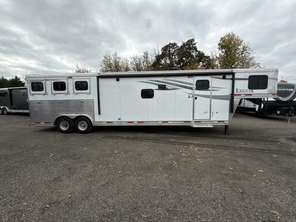 2018 Lakota charger c8315sr 3h