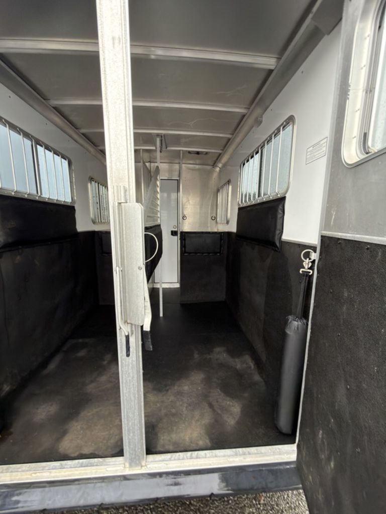 Trailer Photo 7