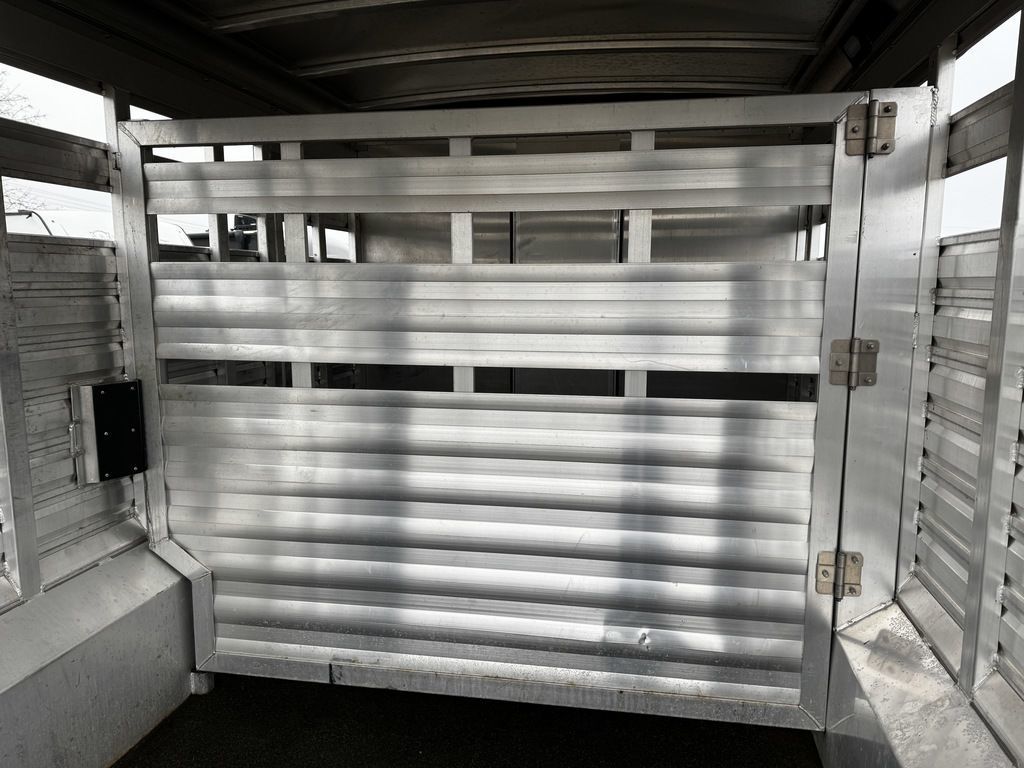 Trailer Photo 15