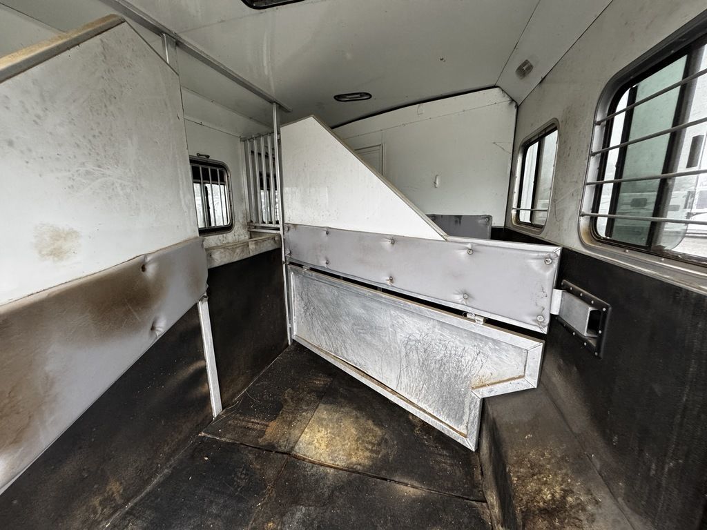 Trailer Photo 16