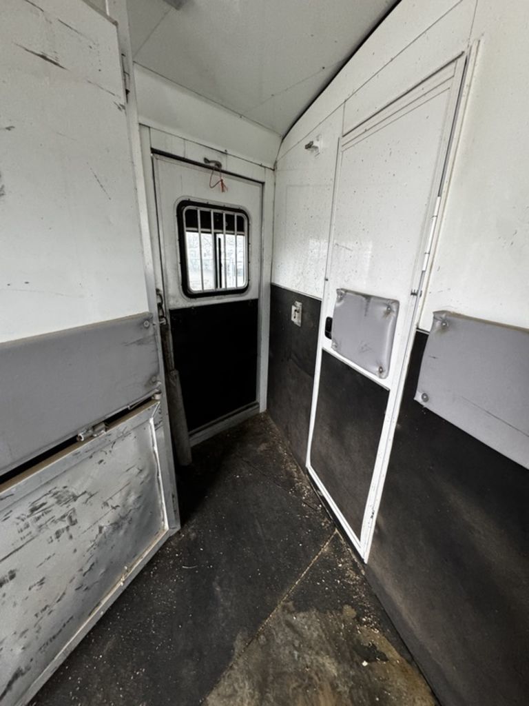 Trailer Photo 18