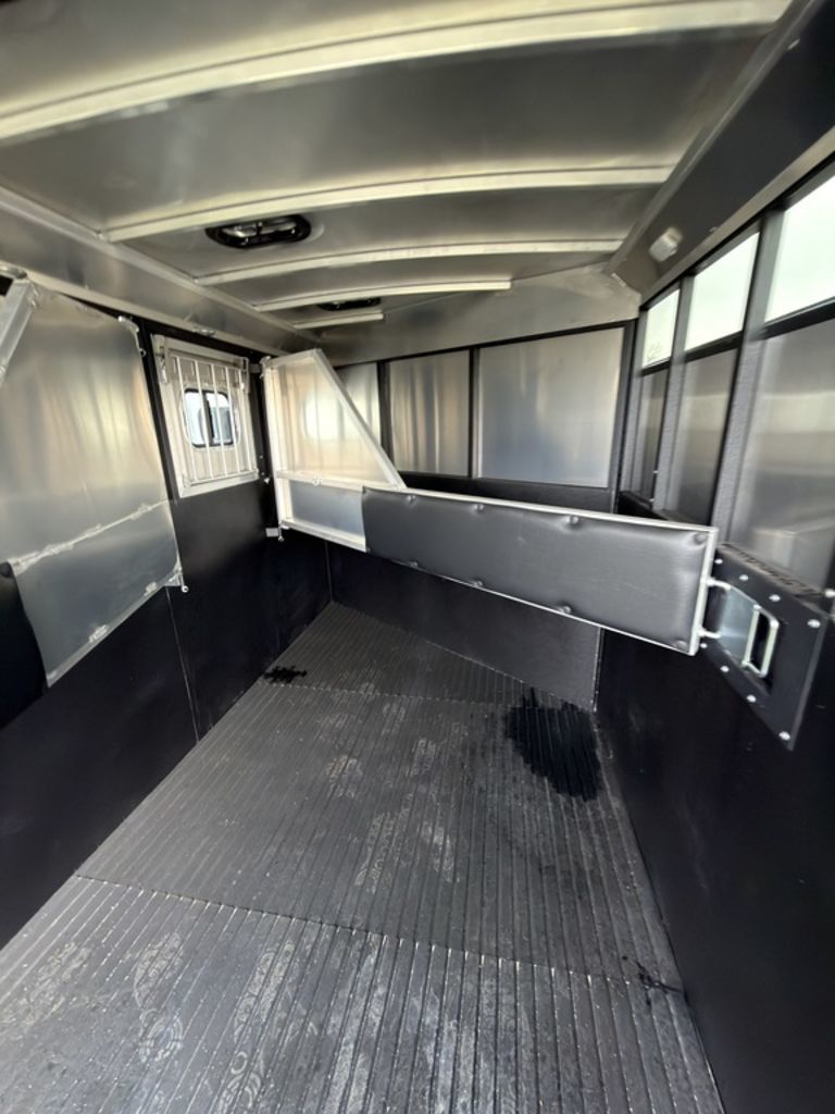 Trailer Photo 7