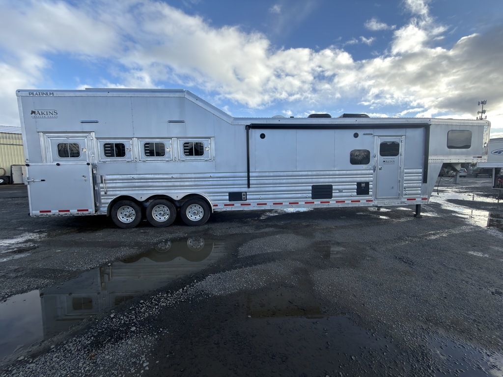 Trailer Photo 4