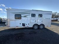 2020 2 horse Lakota Trailers Charger C82HSLBP12SE Living Quarter