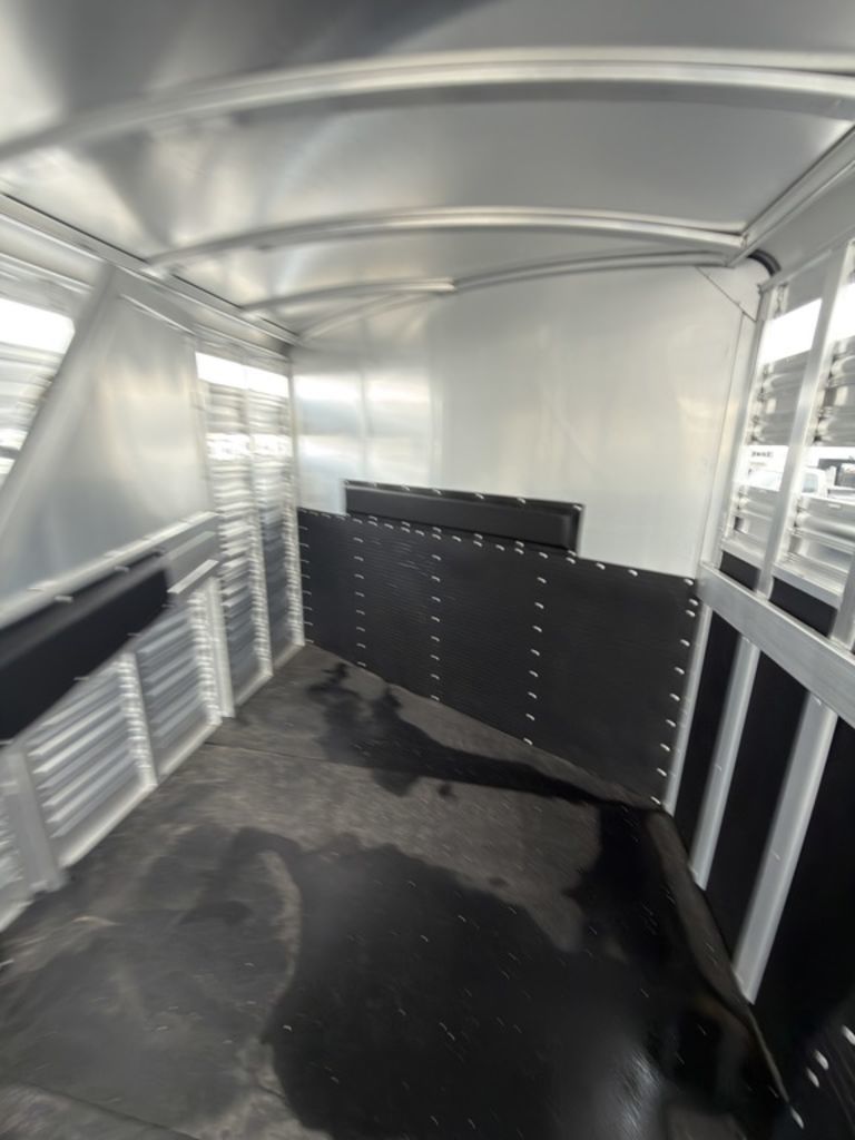 Trailer Photo 12