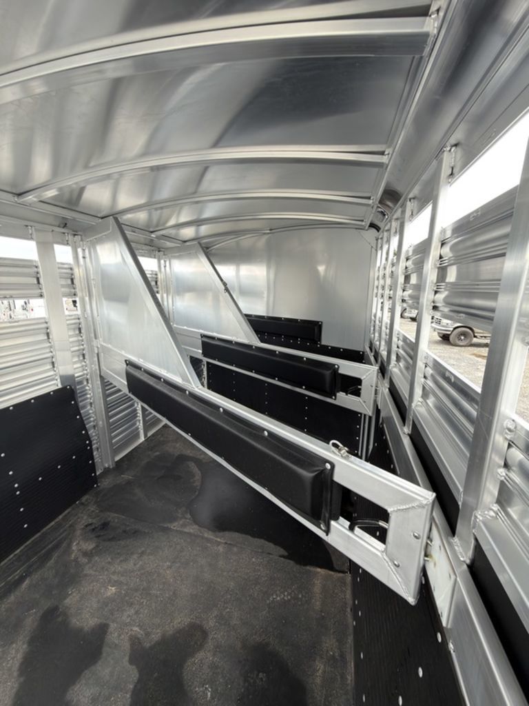 Trailer Photo 8