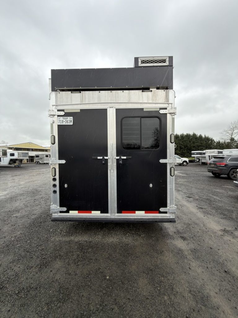 2020 Lakota bighorn bh8416sr 4 h living quarter