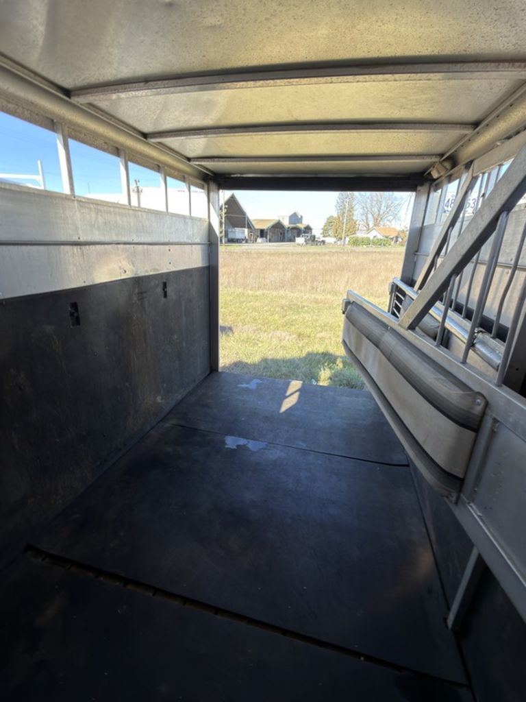 Trailer Photo 12