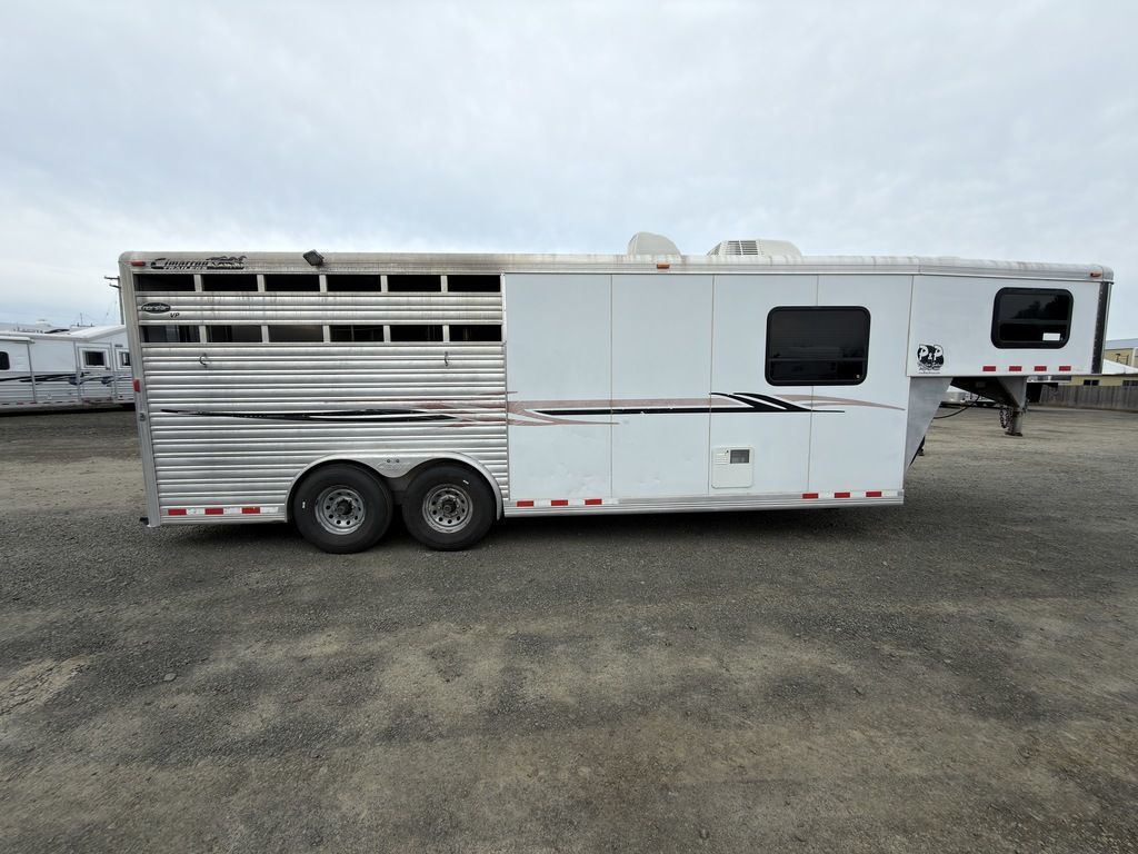 2009 Cimarron 8308 3 h living quarters