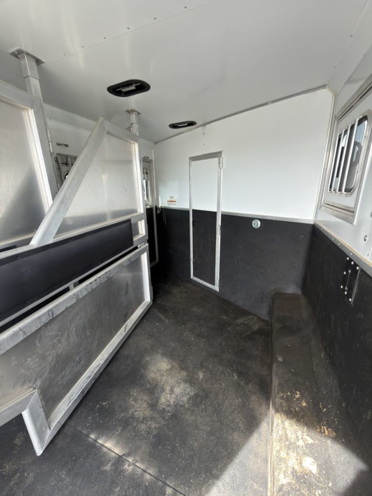 Trailer Photo 11