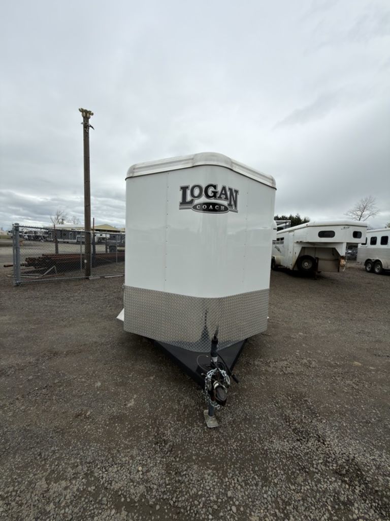 2021 Logan Coach bullseye bumper pull 2 horse