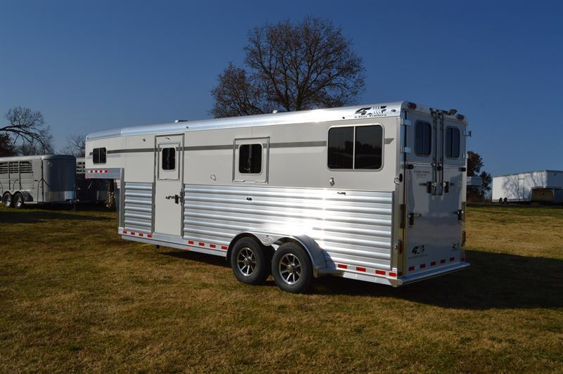 2024 4-star 6'10"x22'x7'6" 2+1 horse trailer w/ hydraulic jac