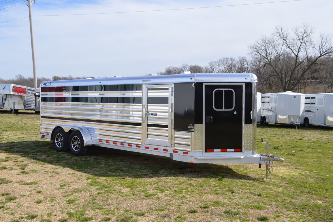 2025 4-star 8 pen show stock 6'10"x22'x6' hail sale!