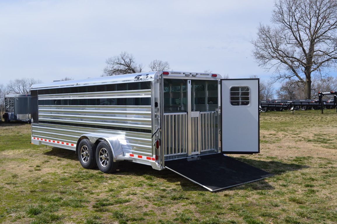 2025 4-star 8 pen show stock 6'10"x22'x6' hail sale!