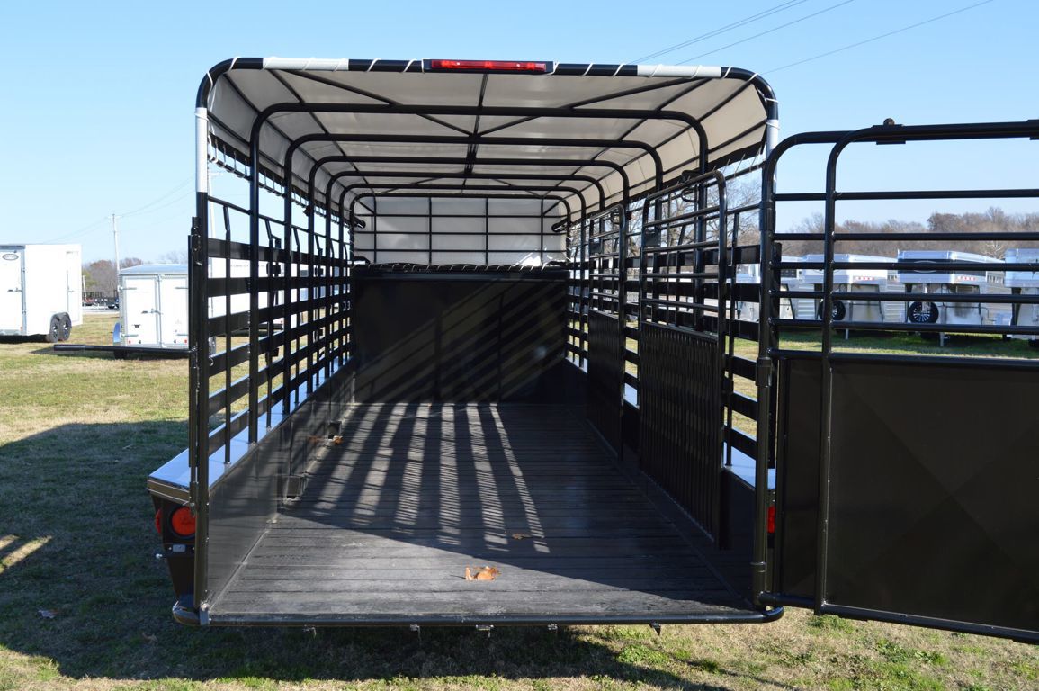 2026 W-W roustabout 6'8"x24' gooseneck stock trailer