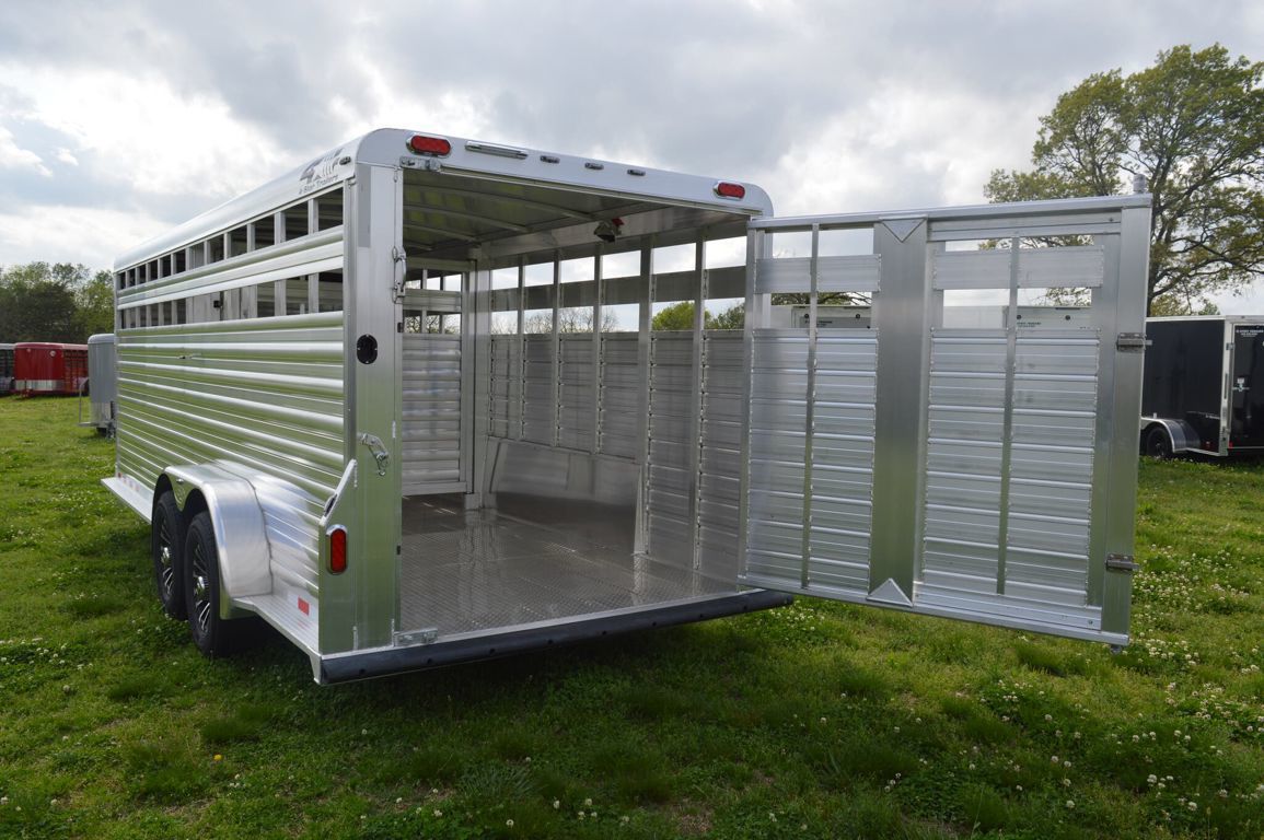 2026 4-star 7'x20'x6'6 deluxe stock trailer