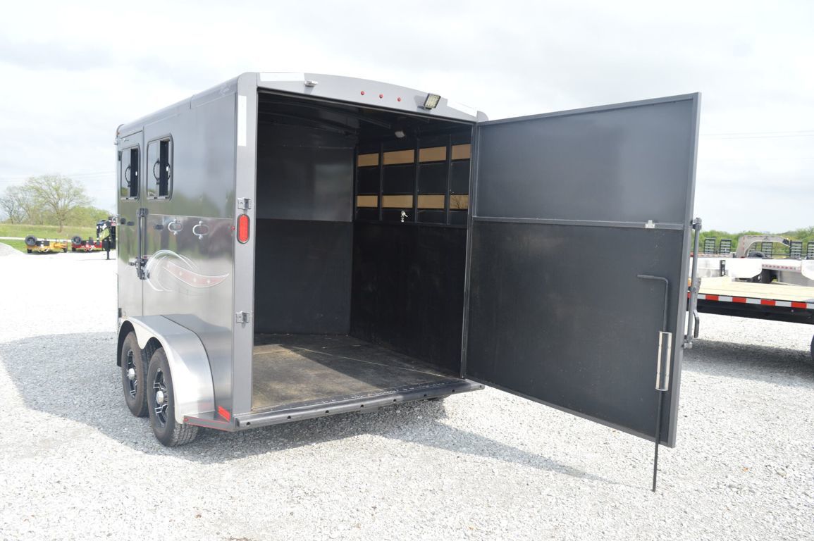 2024 Titan royal ii 2 horse slant 6'8x13'x7'