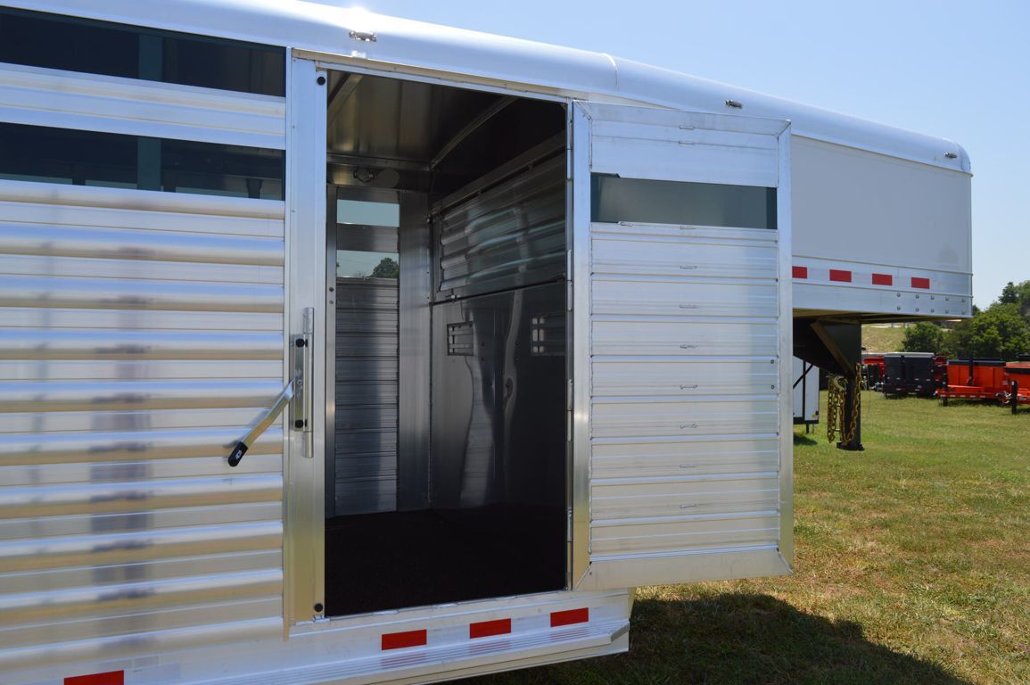 Trailer Photo 15