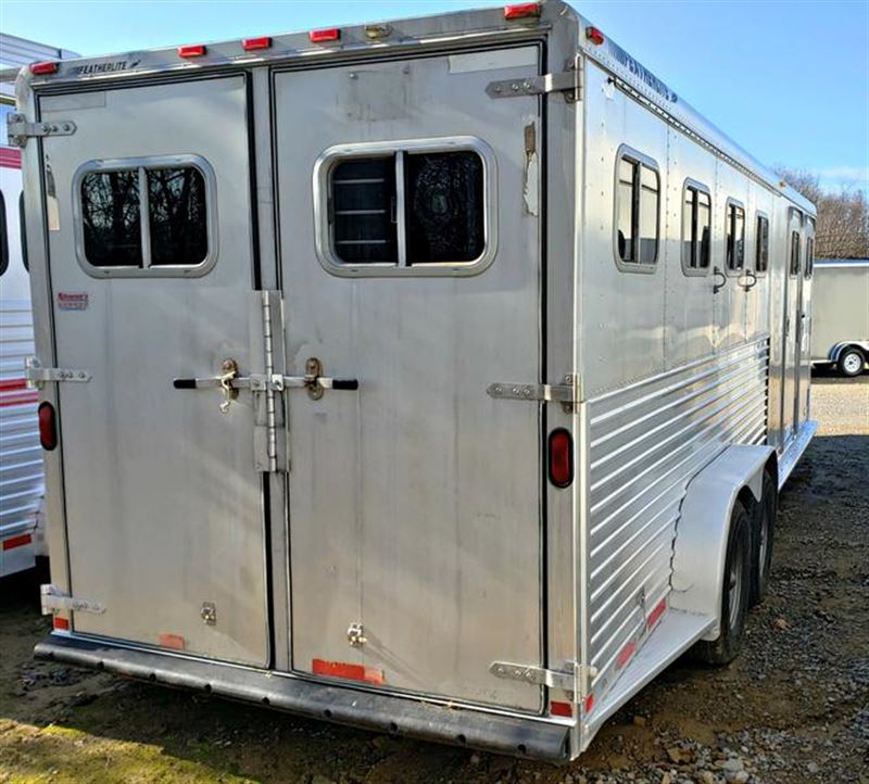 1996 Featherlite Trailers 4 HORSE GOOSENECK