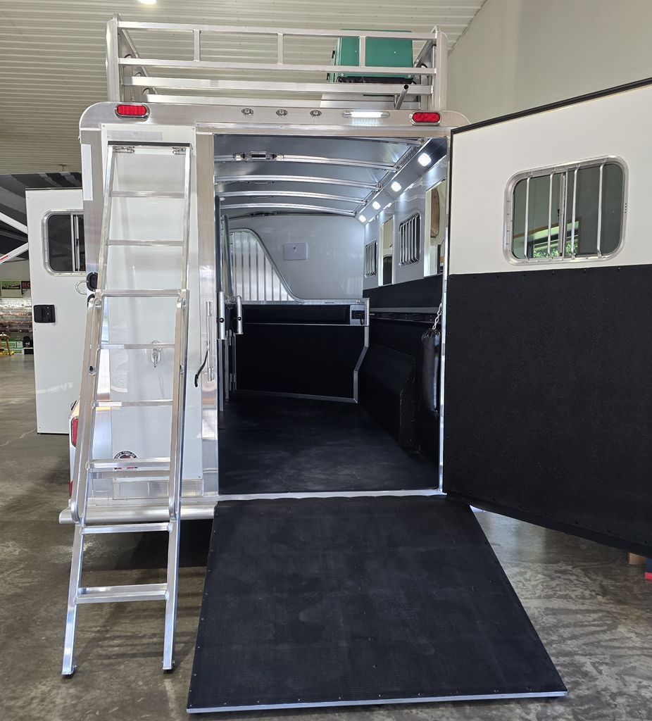 Trailer Photo 19