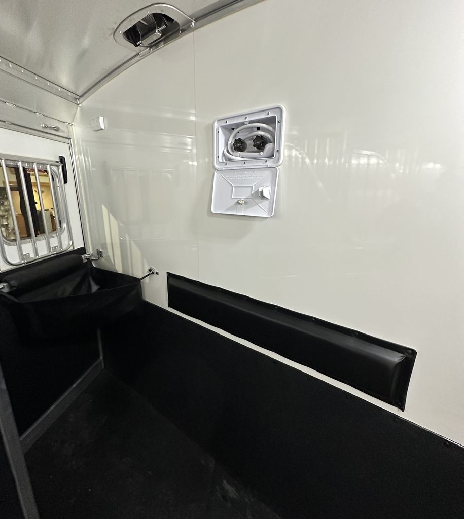 Trailer Photo 26