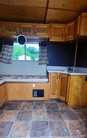 2007 Platinum Coach goose neck stock combo living quarters