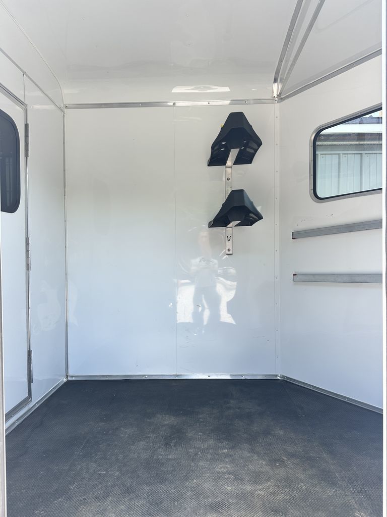 Trailer Photo 7