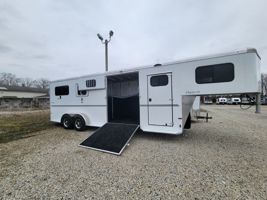 2025 3 horse Sundowner Charter Charter 2H TRSE 2+1