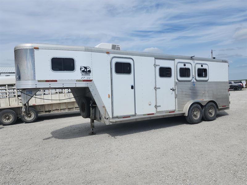 2002 Exiss 3 Horse Gooseneck Trailer