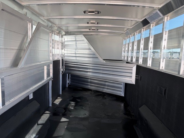 2026 Cimarron 6 horse gooseneck trailer