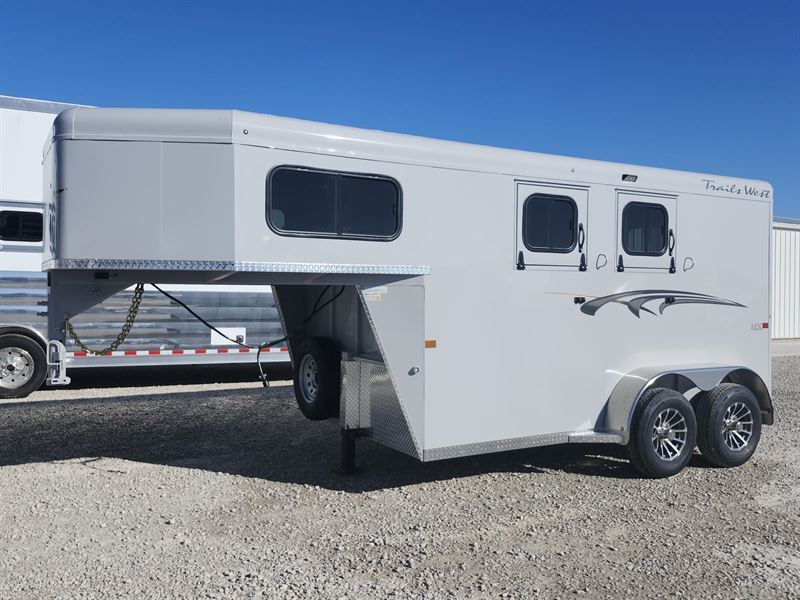 2026 Trails West 2 horse gooseneck trailer