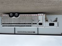 2025 5 horse Twister 5 Horse Gooseneck Trailer with Trainers Split Tack