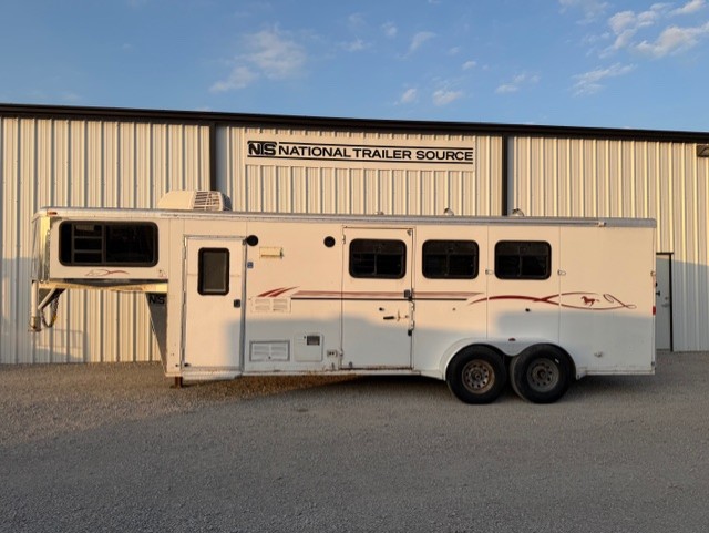 2001 Legend 3 horse 8' living quarters