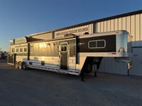 2017  horse Platinum 4 Horse Side Load with 16' Outlaw Conversions
