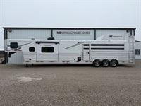 2026 Stock horse Lakota Trailers Charger 18' Livestock 13' Living Quarters