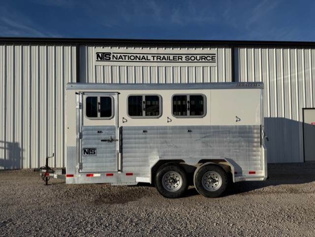 2022 Travalum 3 horse bumper pull trailer