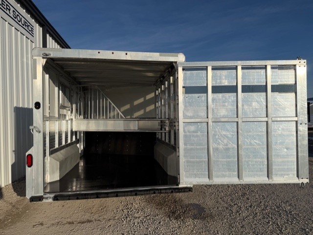 2022 Travalum 3 horse bumper pull trailer