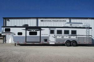 2025 4 horse Bison Silverado 4 Horse Side Load 15' Living Quarters